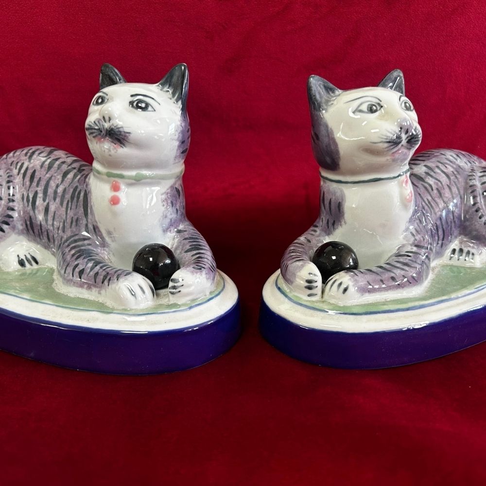Antique Victorian Staffordshire Style Pair of Cats